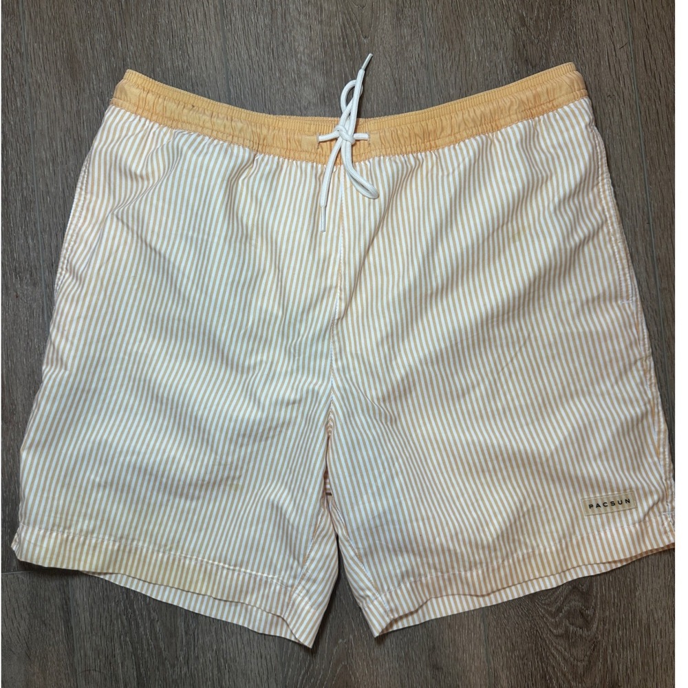 Shorts - Picture 3 of 12
